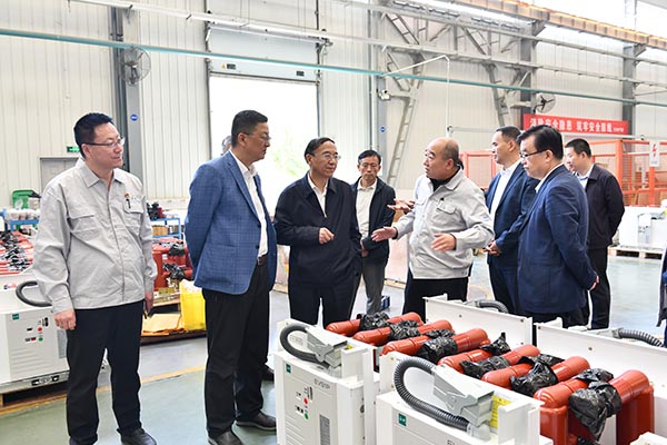 甘肅省副省長李沛興來集團(tuán)公司調(diào)研企業(yè)工業(yè)經(jīng)濟(jì)運(yùn)行情況